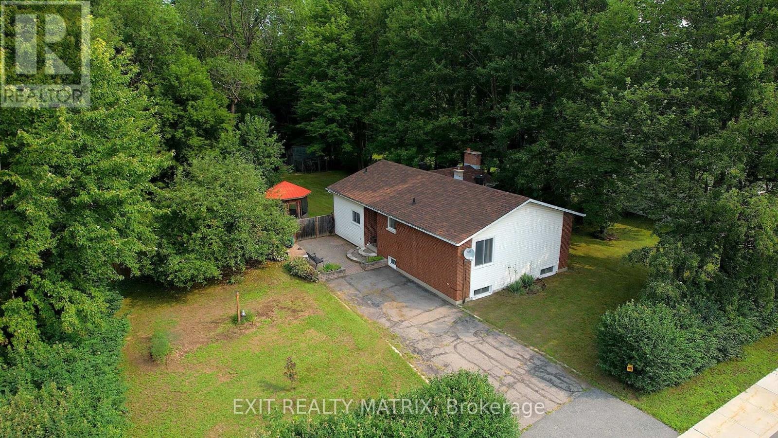 2174 Des Pins Street, Limoges, ON, K4R 1C5