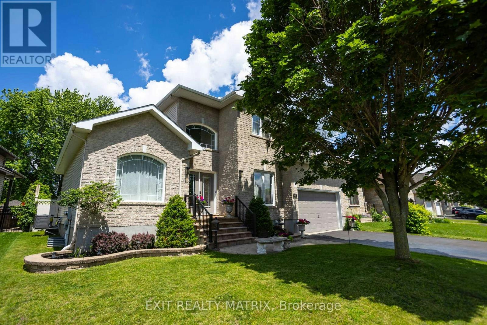 48 De La Rive Drive, Russell, ON, K0A 1W0