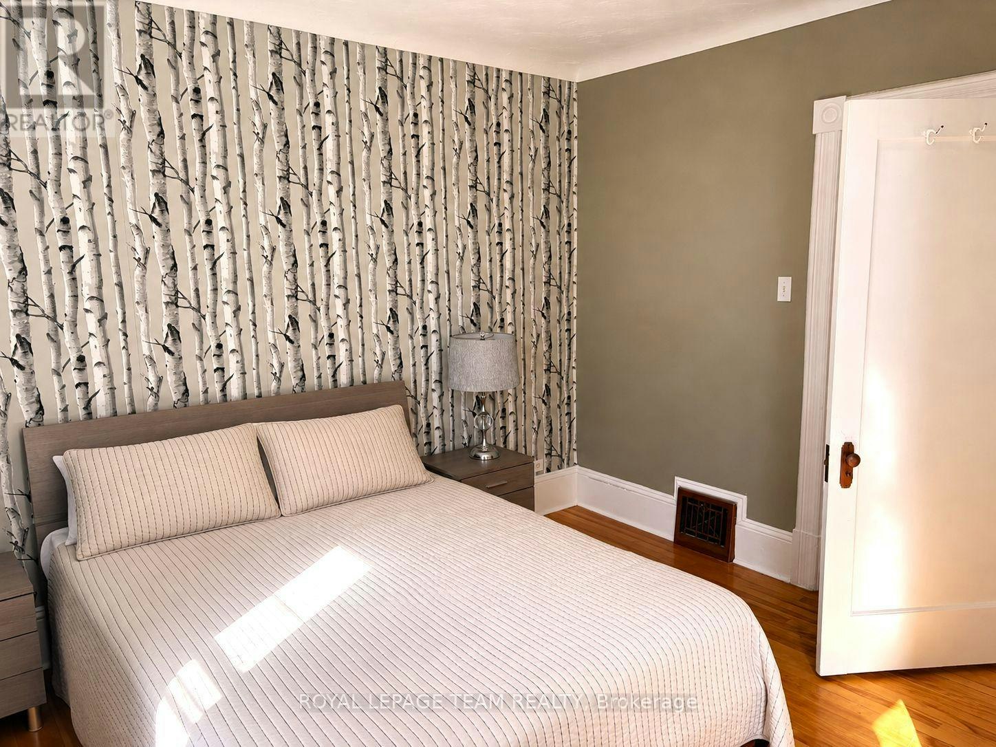 1 Main Level 17 Adelaide Street, Ottawa, ON, K1S 3R9 - 9