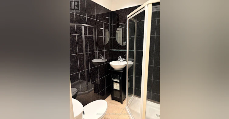 1 Main Level 17 Adelaide Street, Ottawa, ON, K1S 3R9 - 7