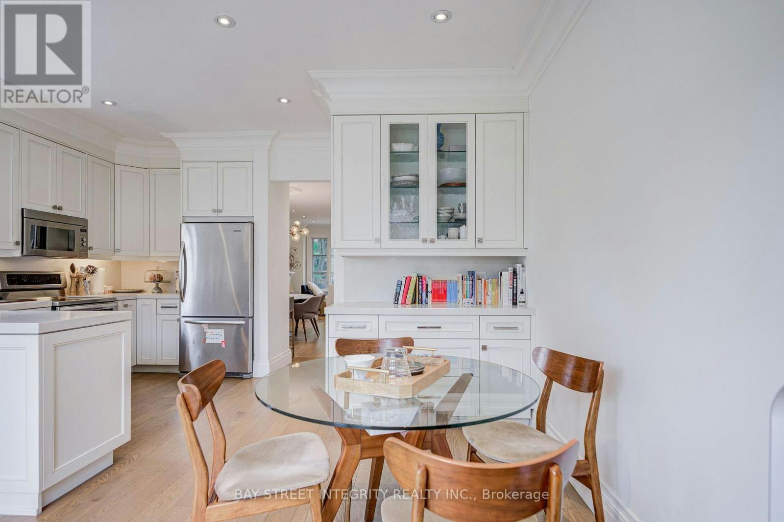 354 Old Orchard Grove, Toronto, ON, M5M 2E9 - 18