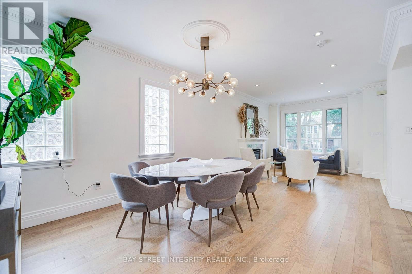 354 Old Orchard Grove, Toronto, ON, M5M 2E9 - 11