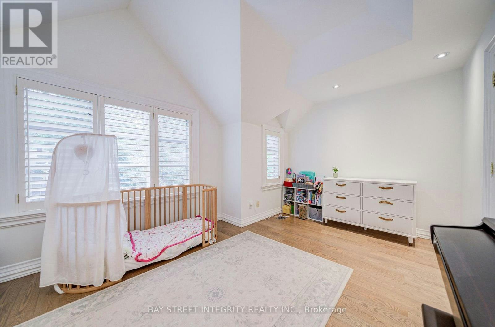 354 Old Orchard Grove, Toronto, ON, M5M 2E9 - 37