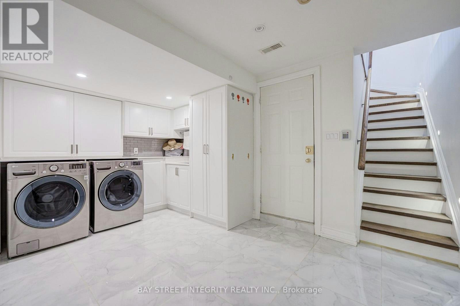 354 Old Orchard Grove, Toronto, ON, M5M 2E9 - 40