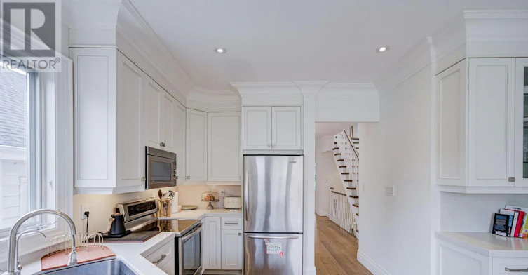 354 Old Orchard Grove, Toronto, ON, M5M 2E9 - 16