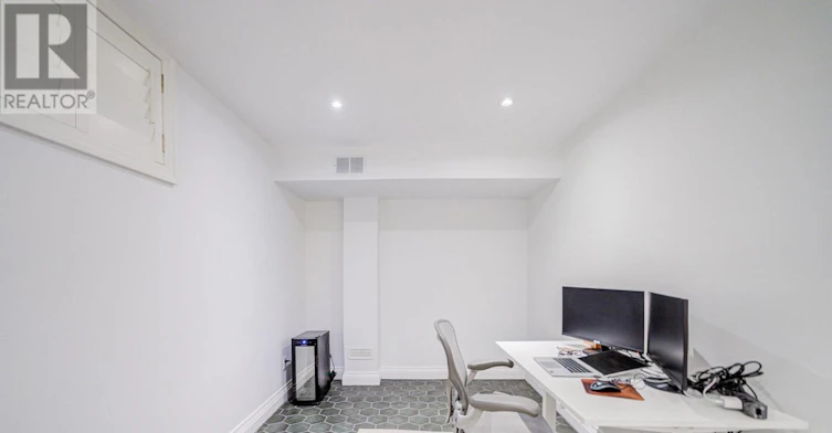 354 Old Orchard Grove, Toronto, ON, M5M 2E9 - 44