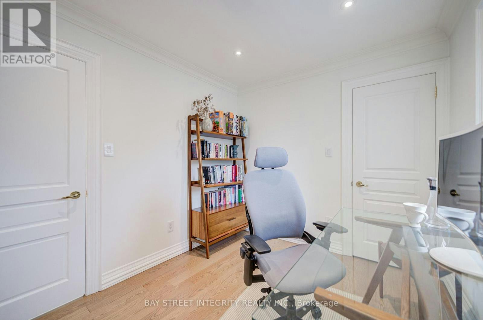 354 Old Orchard Grove, Toronto, ON, M5M 2E9 - 36