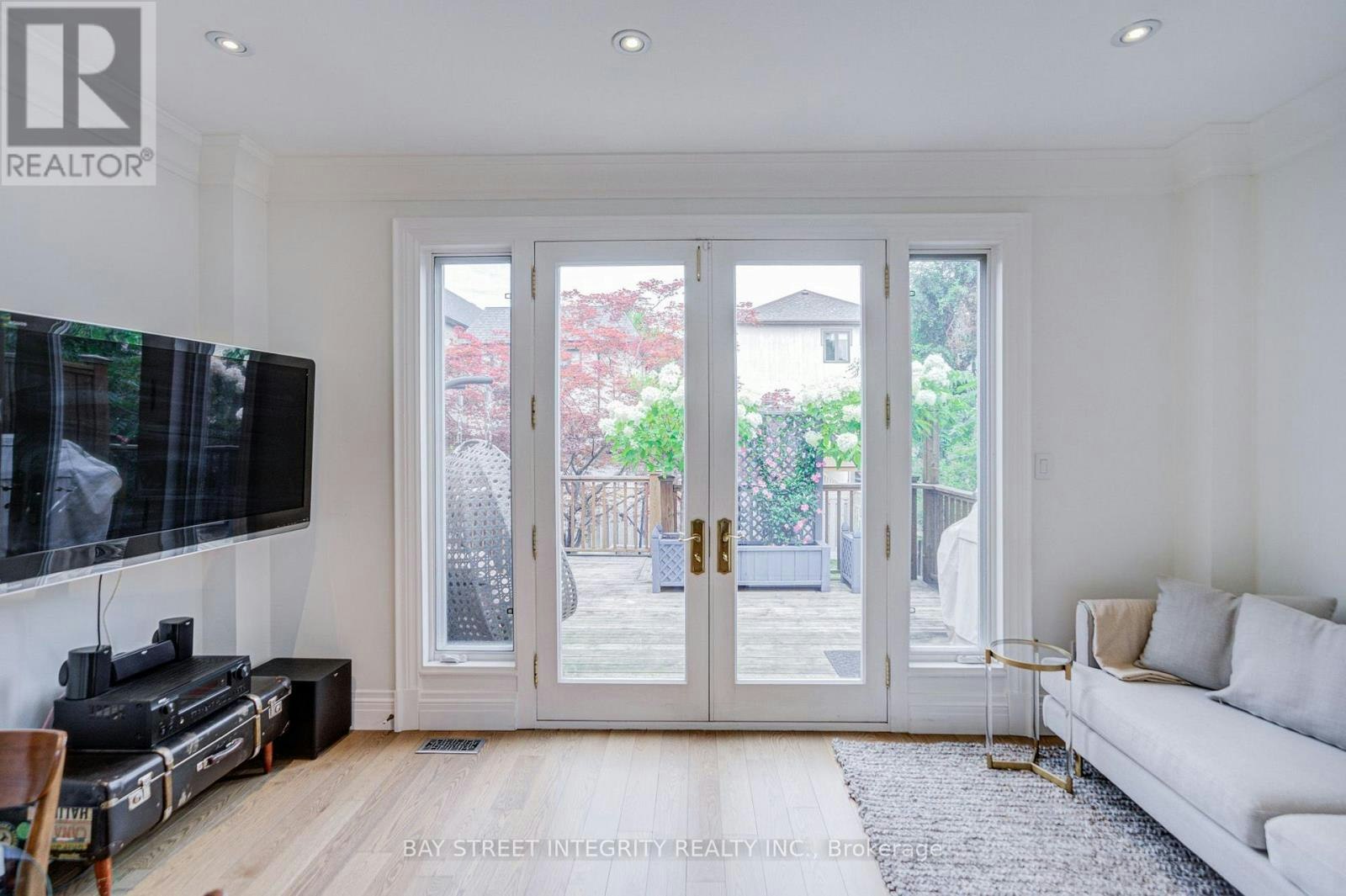 354 Old Orchard Grove, Toronto, ON, M5M 2E9 - 22