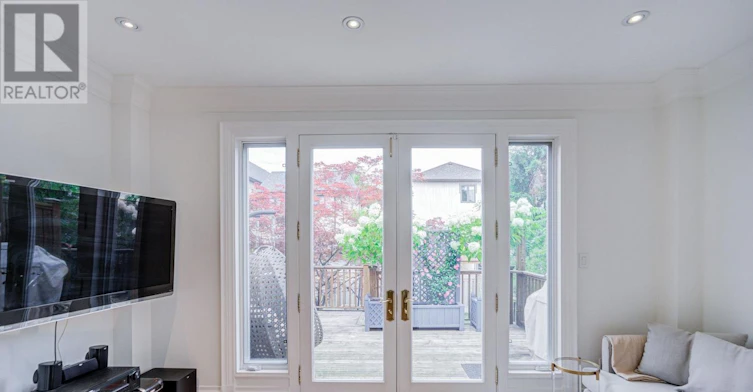 354 Old Orchard Grove, Toronto, ON, M5M 2E9 - 22
