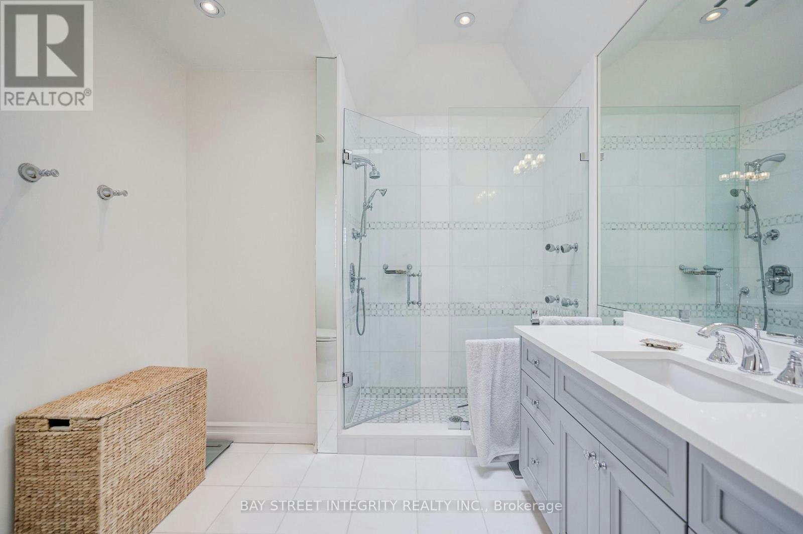 354 Old Orchard Grove, Toronto, ON, M5M 2E9 - 30