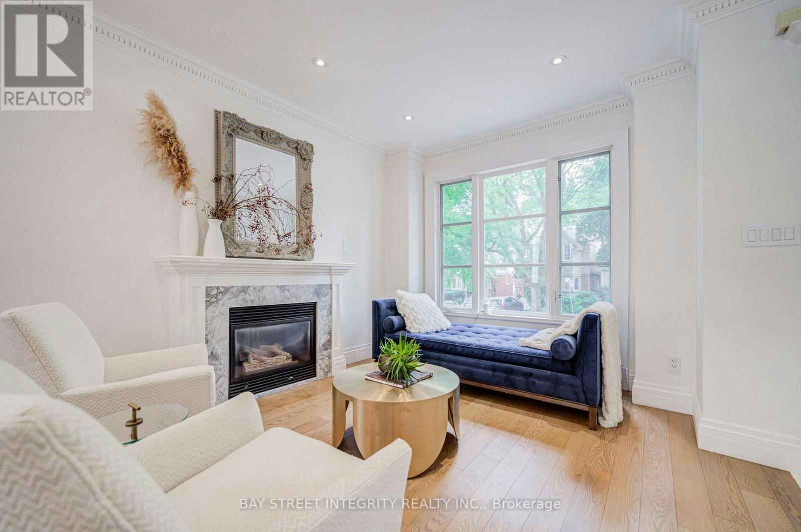 354 Old Orchard Grove, Toronto, ON, M5M 2E9 - 7