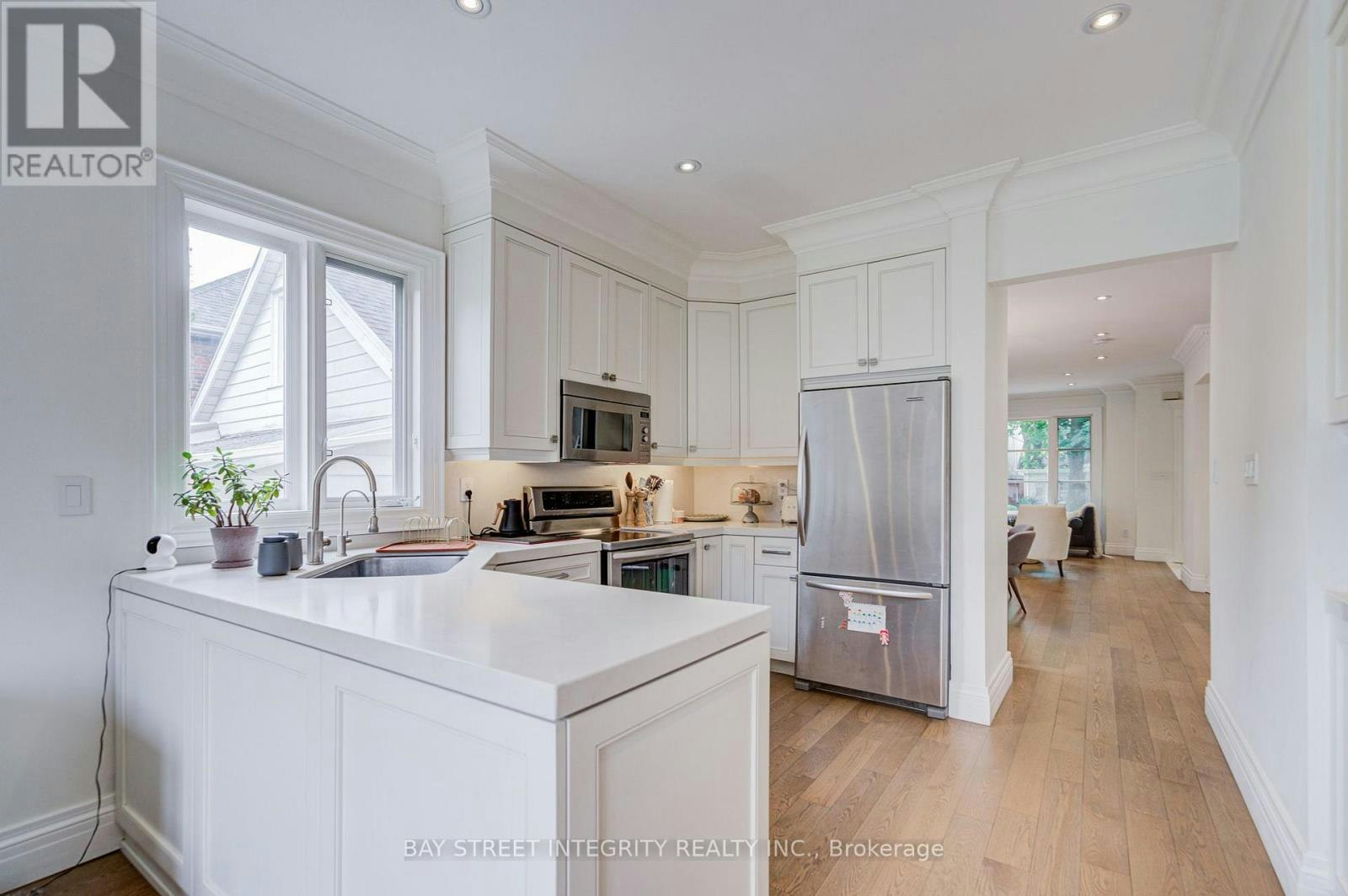 354 Old Orchard Grove, Toronto, ON, M5M 2E9 - 15