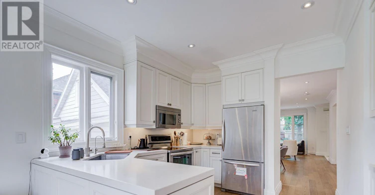 354 Old Orchard Grove, Toronto, ON, M5M 2E9 - 15