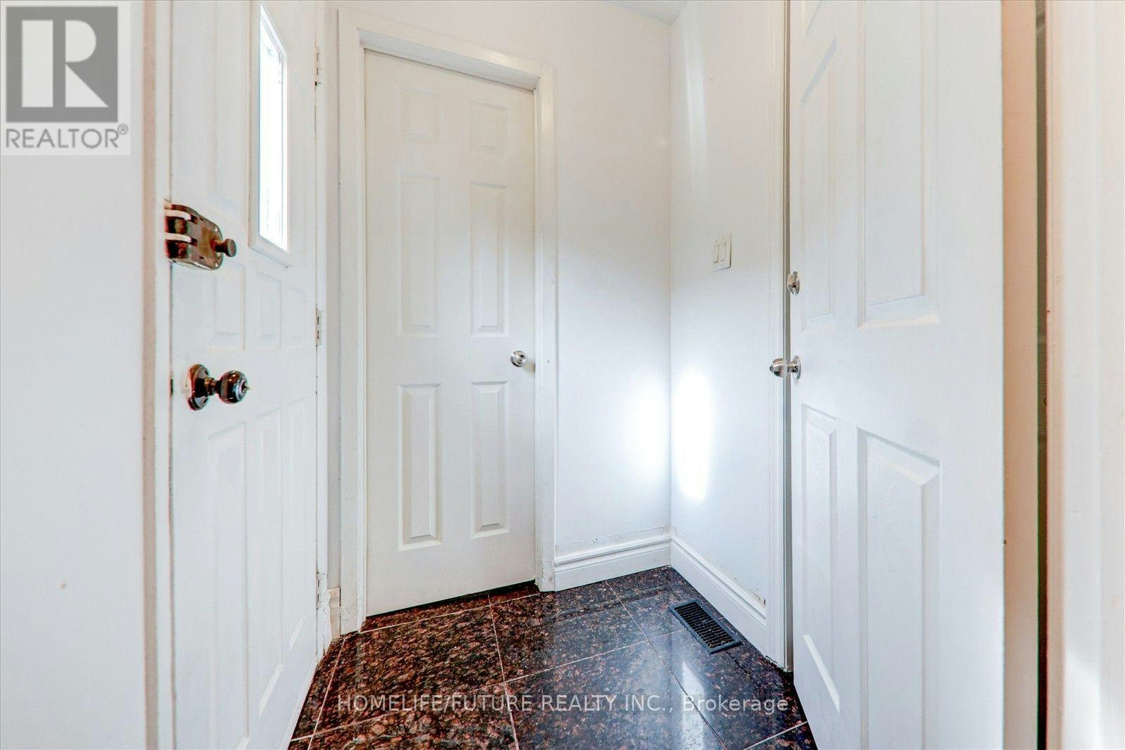 BSMT-97 Dunsfold Drive, Toronto, ON, M1B 1T5 - 7