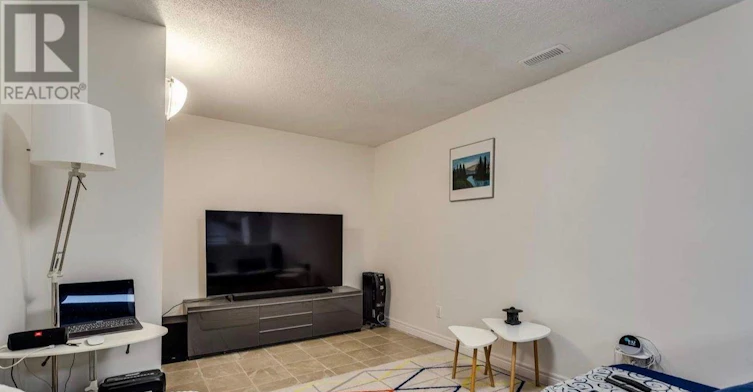 32 Heaver Drive, Whitby, ON, L1N 8X2 - 2
