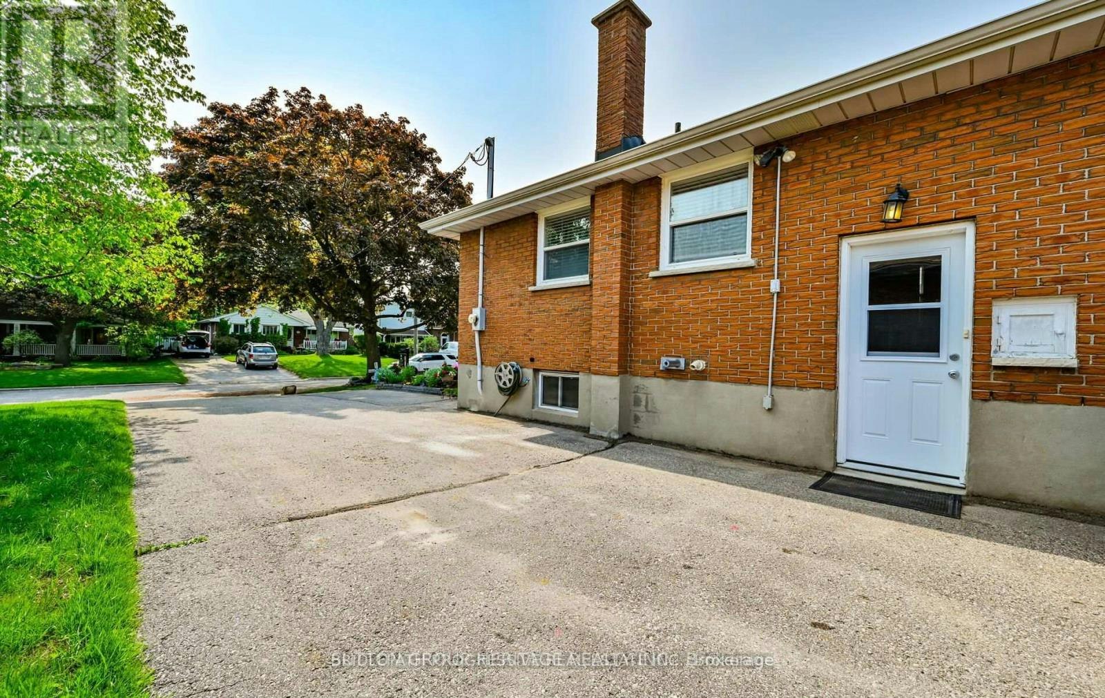 621 Wychwood Street, Oshawa, ON, L1G 2T4