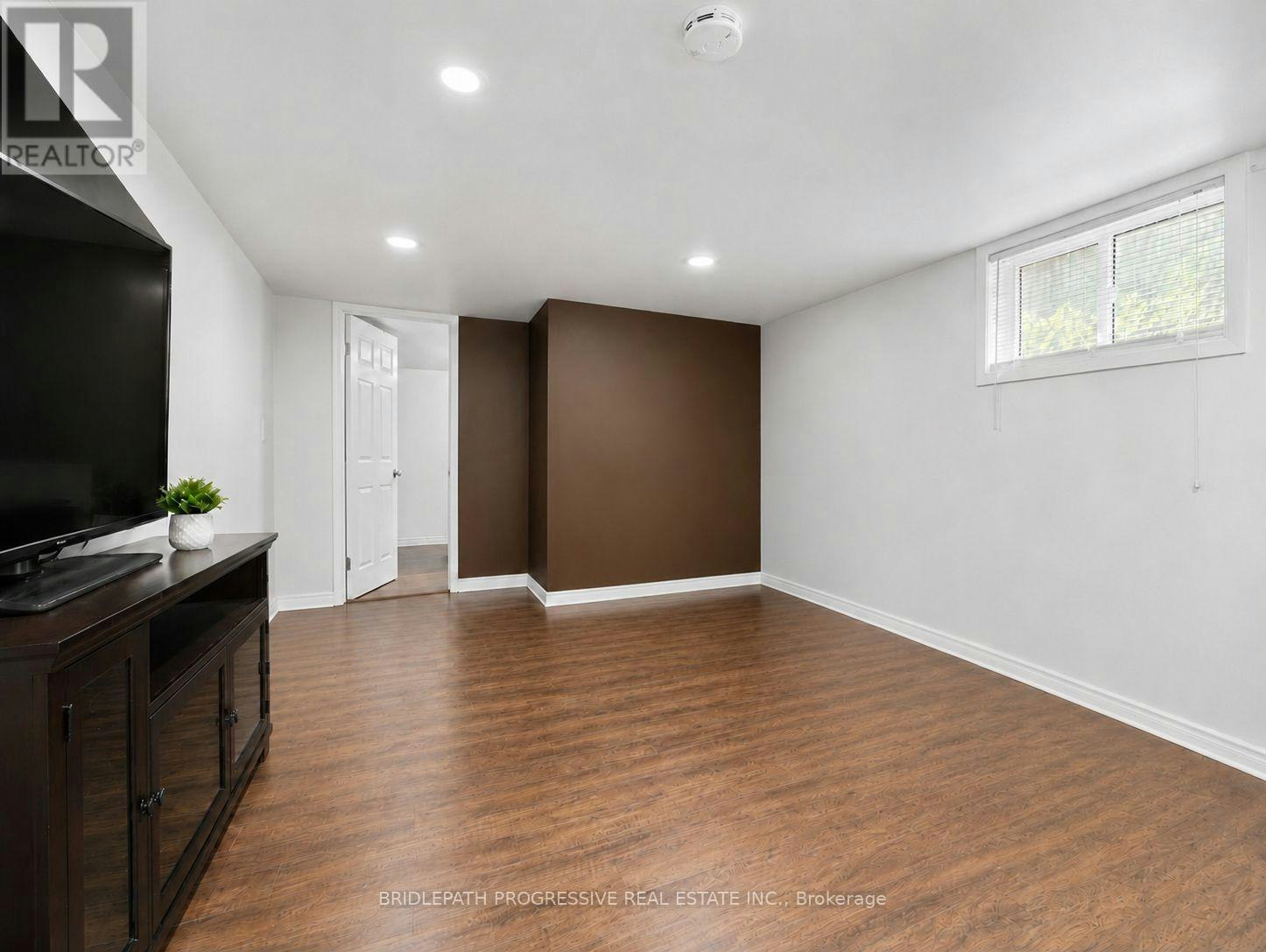 621 Wychwood Street, Oshawa, ON, L1G 2T4 - 5