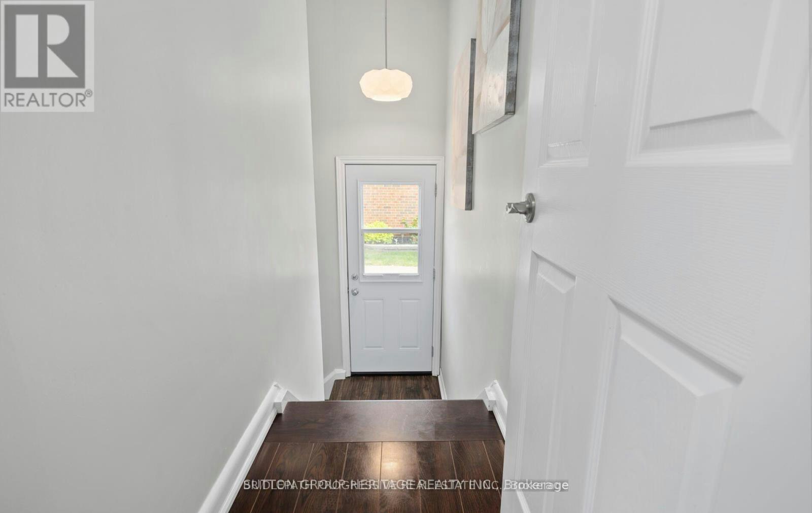 621 Wychwood Street, Oshawa, ON, L1G 2T4 - 2