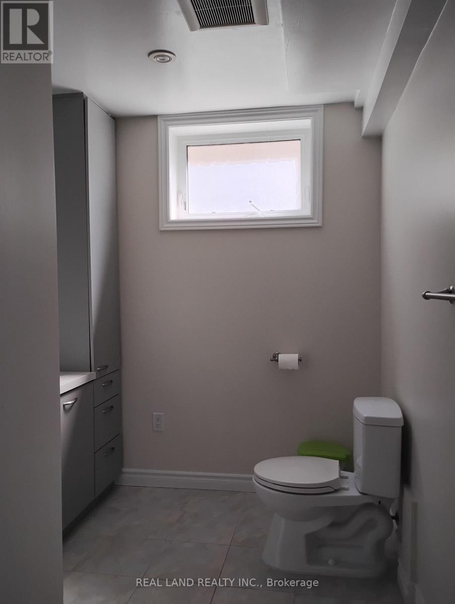 BASEMENT-190 Hillsview Drive N, Richmond Hill, ON, L4C 1T2 - 8