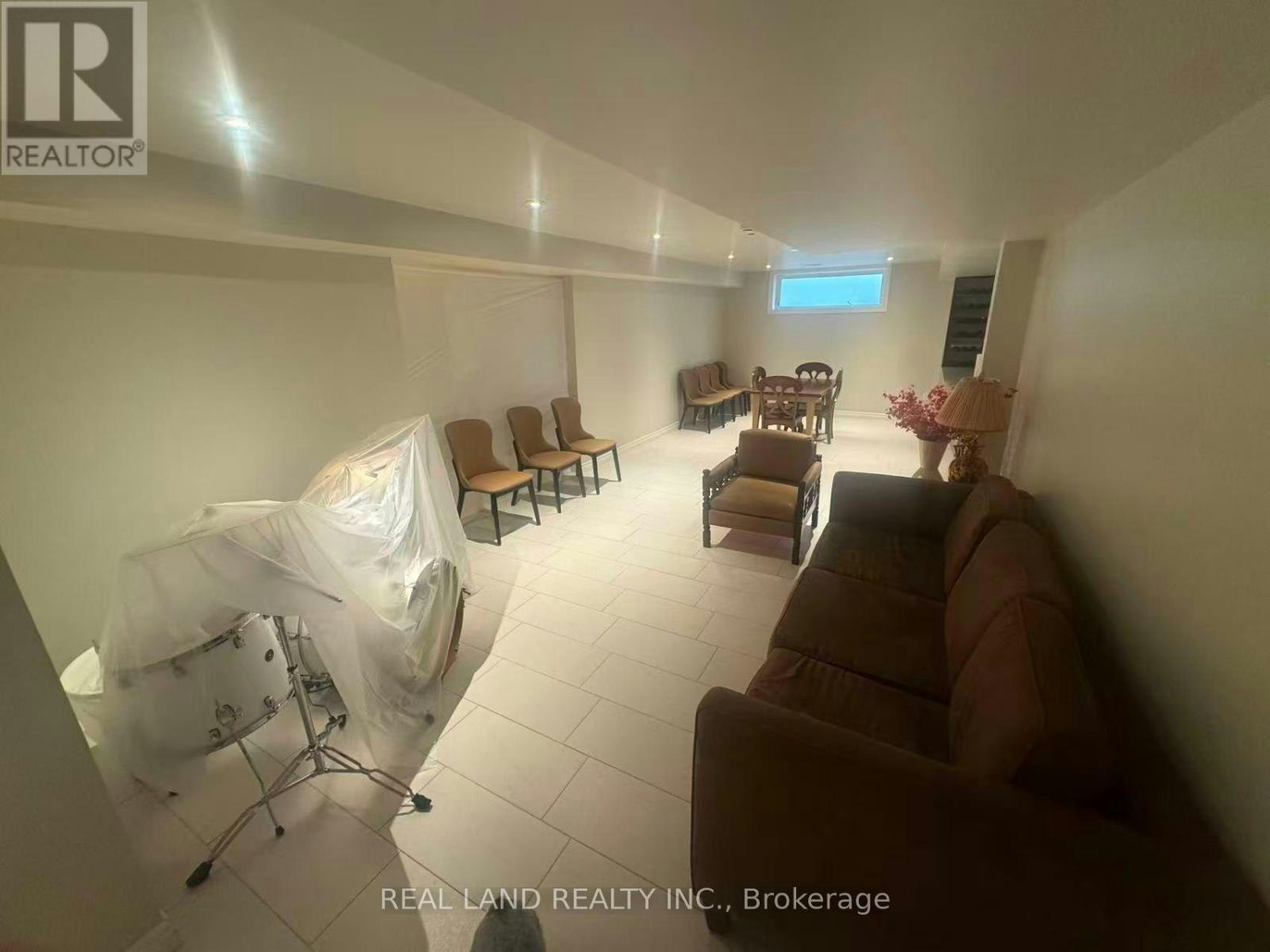 BASEMENT-190 Hillsview Drive N, Richmond Hill, ON, L4C 1T2 - 4