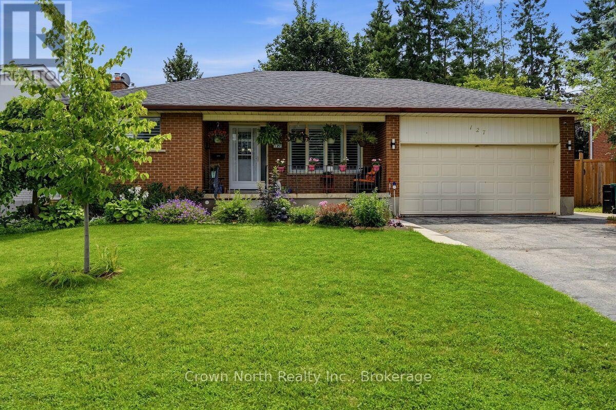 127 Carson Drive, Kitchener, ON, N2B 2Z4