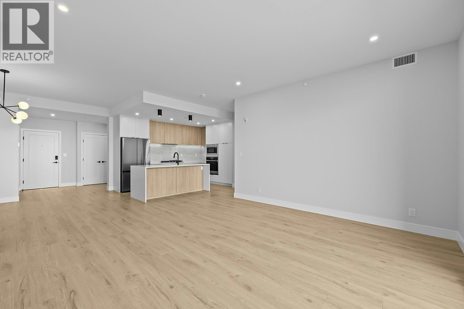 301-75 Predator Ridge Drive, Vernon, BC, V1H 1G4 - 14