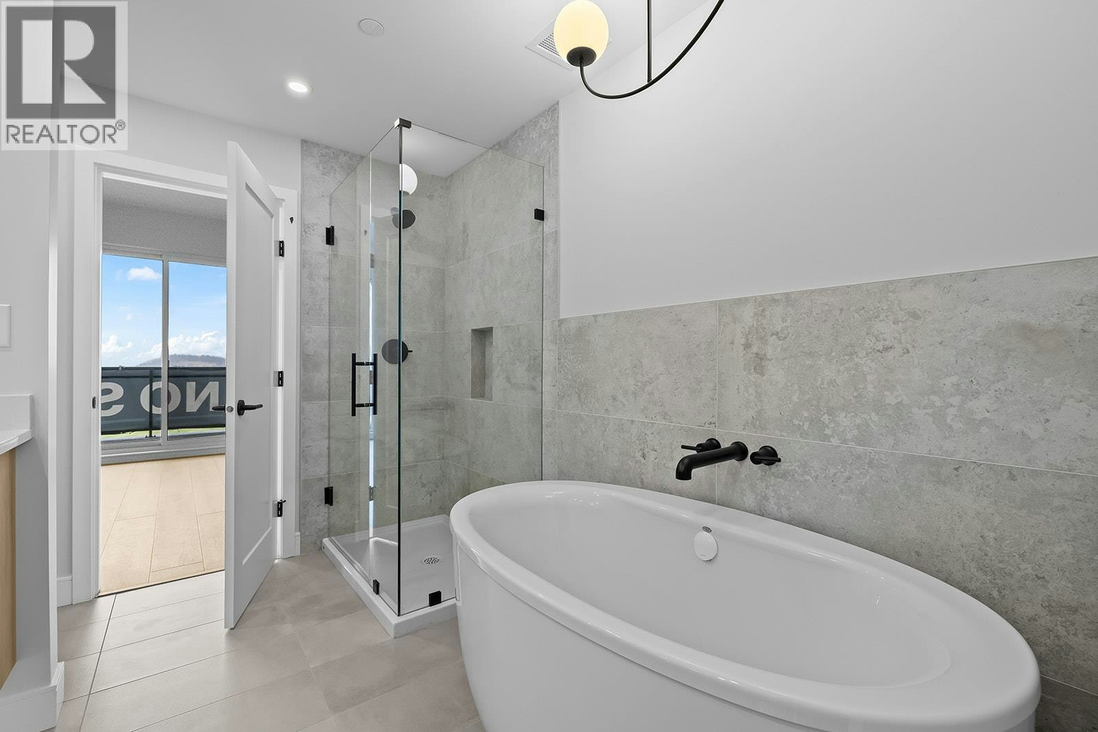 301-75 Predator Ridge Drive, Vernon, BC, V1H 1G4 - 32