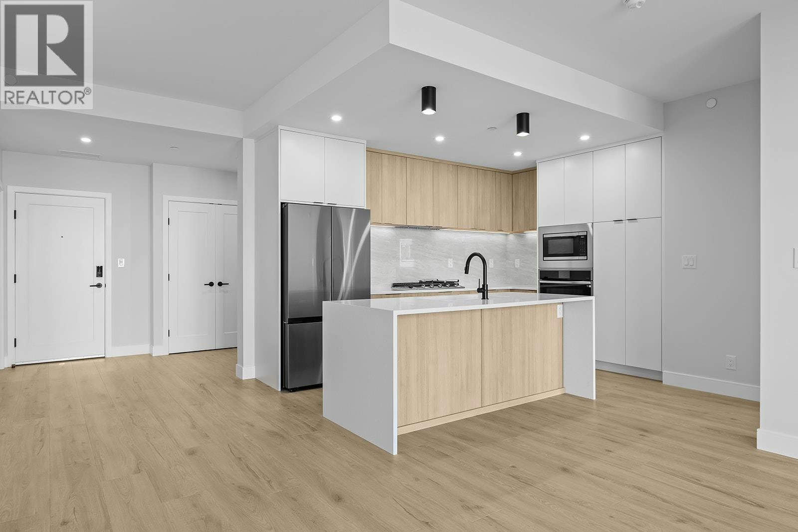 301-75 Predator Ridge Drive, Vernon, BC, V1H 1G4