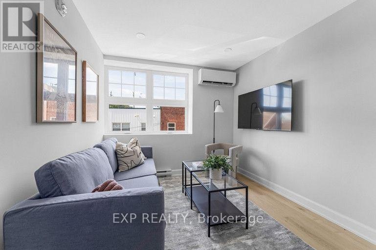 201-658 Somerset Street W, Ottawa, ON, K1R 5K4 - 2