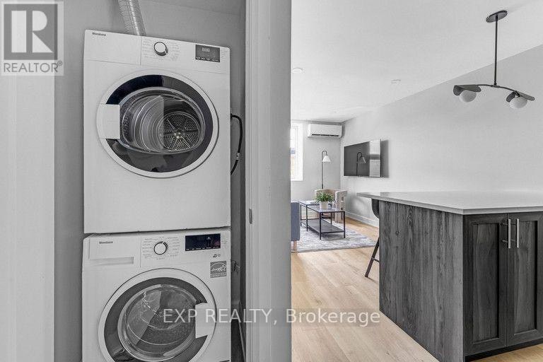 201-658 Somerset Street W, Ottawa, ON, K1R 5K4 - 3