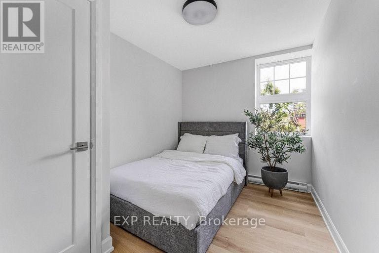 201-658 Somerset Street W, Ottawa, ON, K1R 5K4 - 11