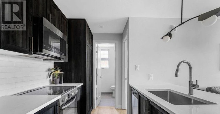201-658 Somerset Street W, Ottawa, ON, K1R 5K4 - 6