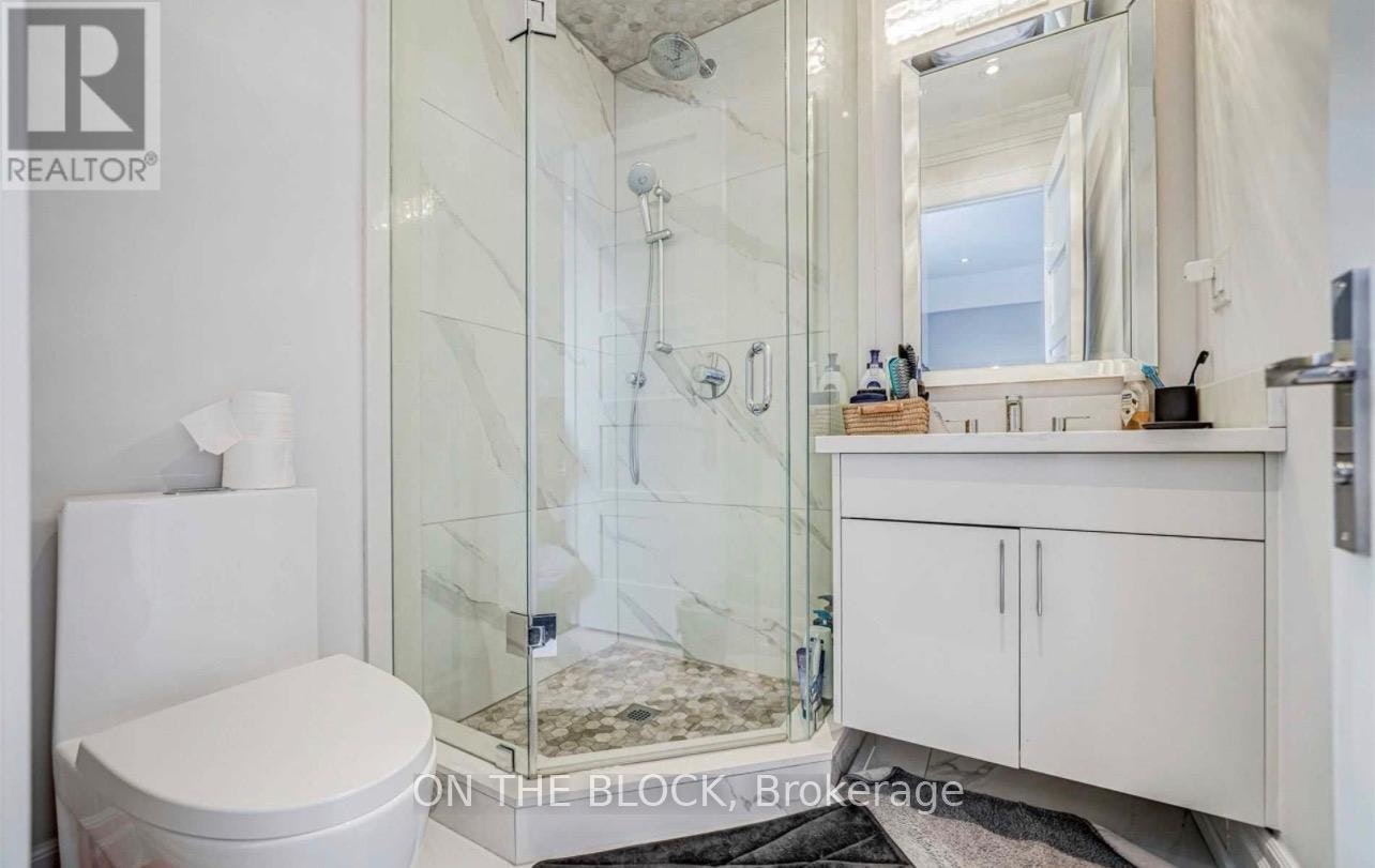 408 Connaught Avenue, Toronto, ON, M2R 2M2 - 20