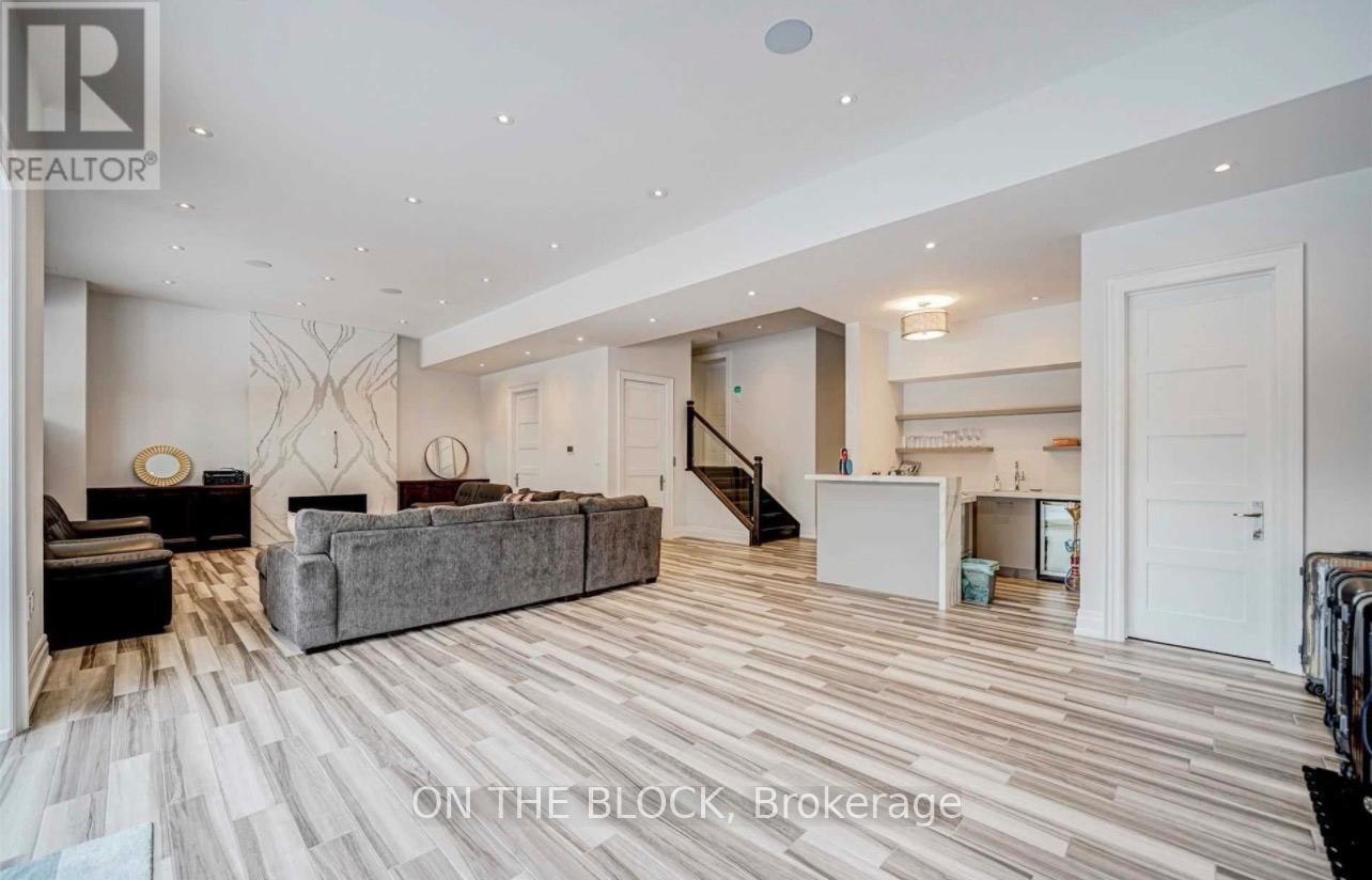 408 Connaught Avenue, Toronto, ON, M2R 2M2 - 23