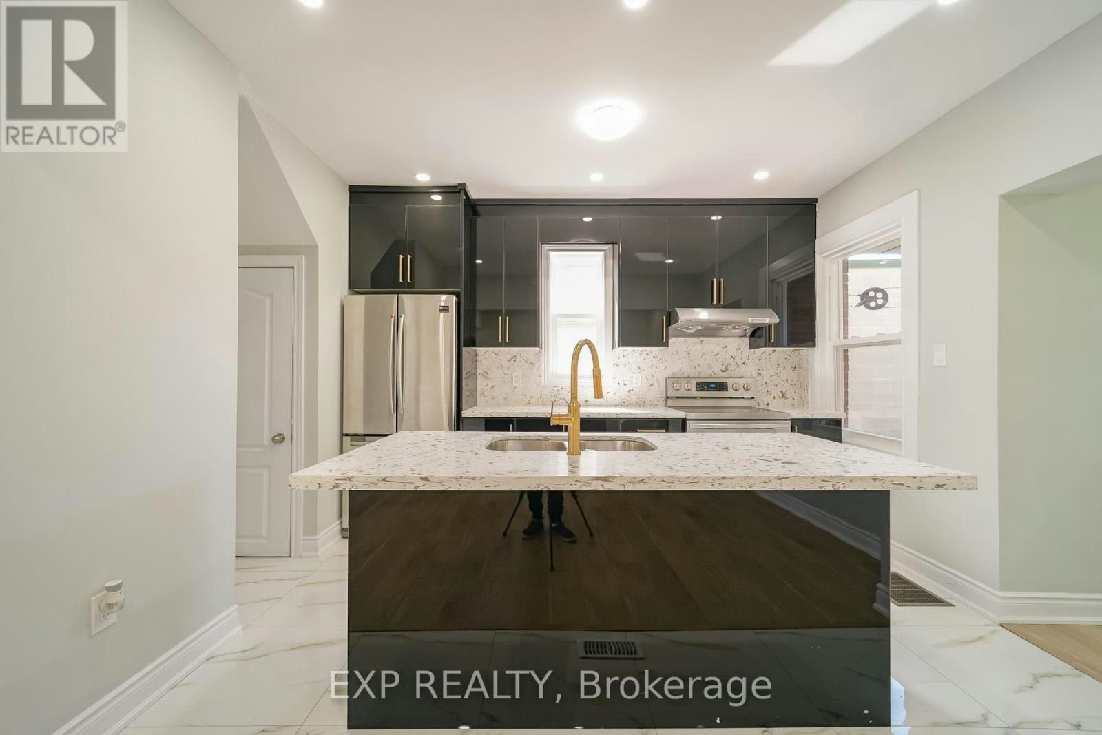 UPSTAIRS-1509 Main Street E, Hamilton, ON, L8K 1E2