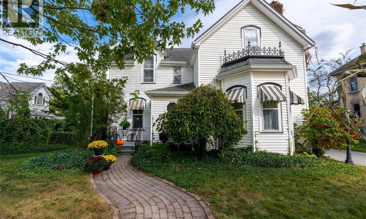 438 Emmeline Street