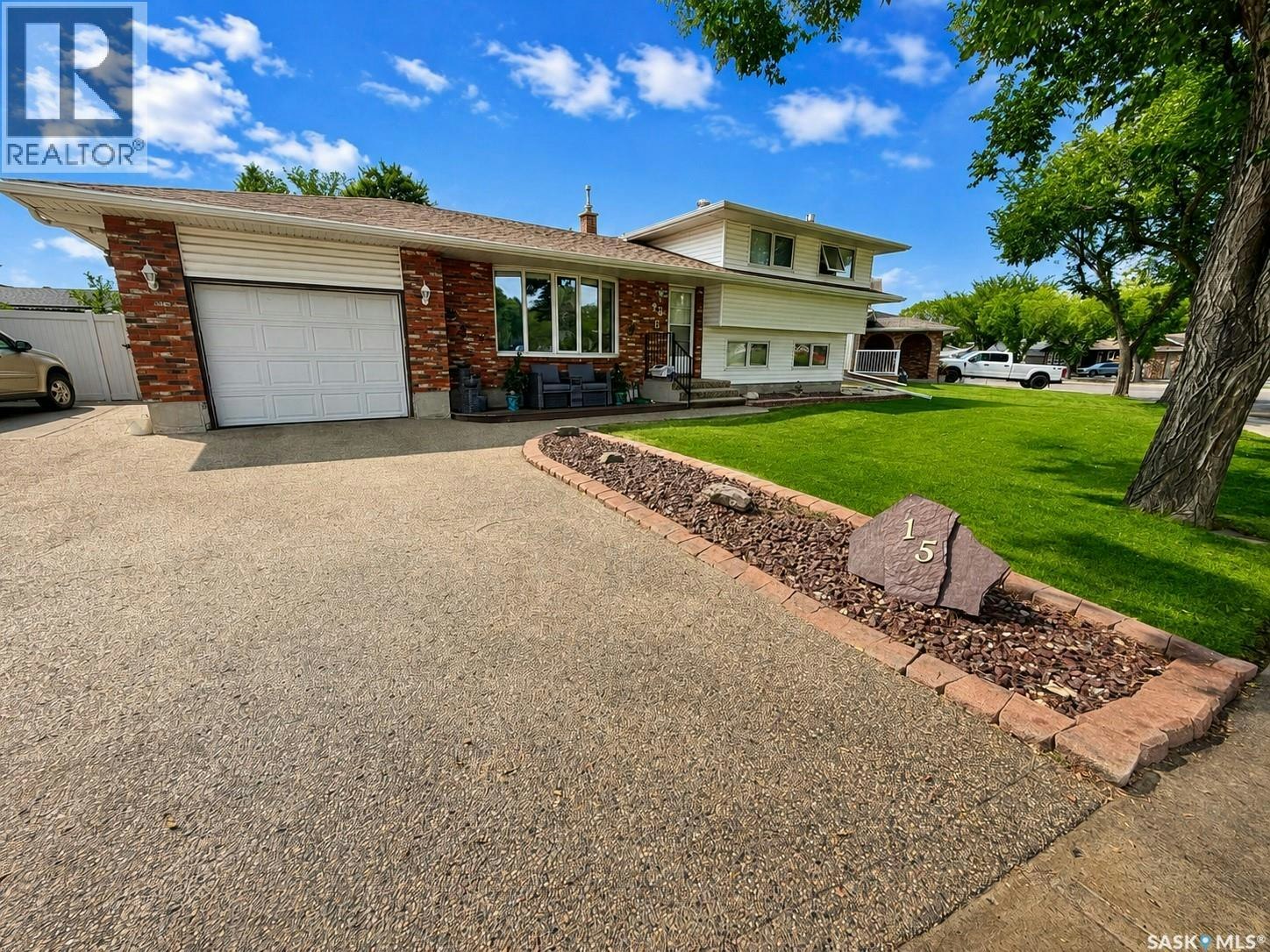 15 Dickinson Crescent, Regina, SK, S4R 7K6