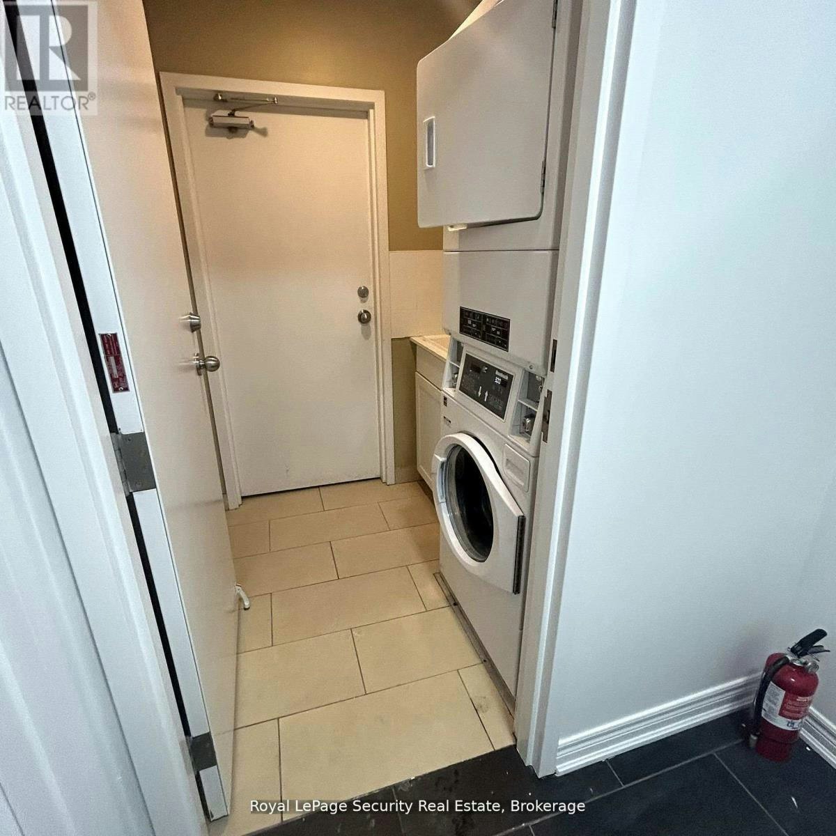 B-13 Fisher Street, Toronto, ON, M6K 1V7 - 25