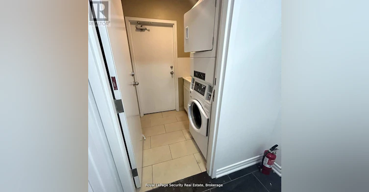 B-13 Fisher Street, Toronto, ON, M6K 1V7 - 25