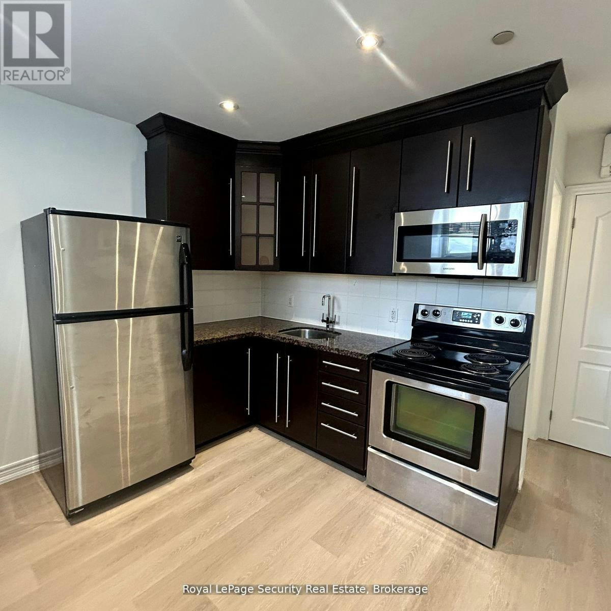 B-13 Fisher Street, Toronto, ON, M6K 1V7 - 10