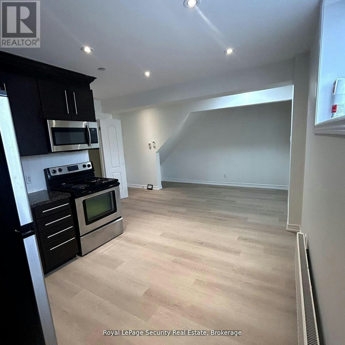 B-13 Fisher Street, Toronto, ON, M6K 1V7 - 13