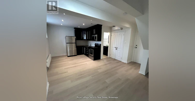 B-13 Fisher Street, Toronto, ON, M6K 1V7 - 16