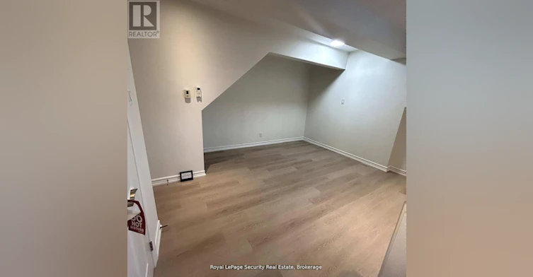 B-13 Fisher Street, Toronto, ON, M6K 1V7 - 14