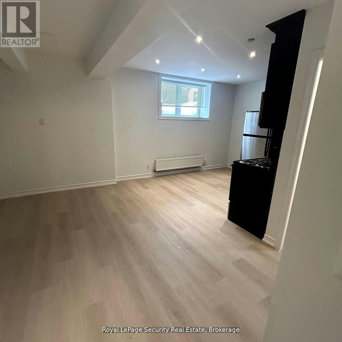 B-13 Fisher Street, Toronto, ON, M6K 1V7 - 9
