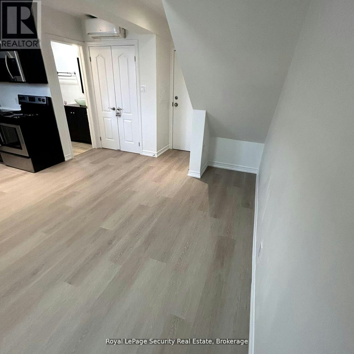 B-13 Fisher Street, Toronto, ON, M6K 1V7 - 15