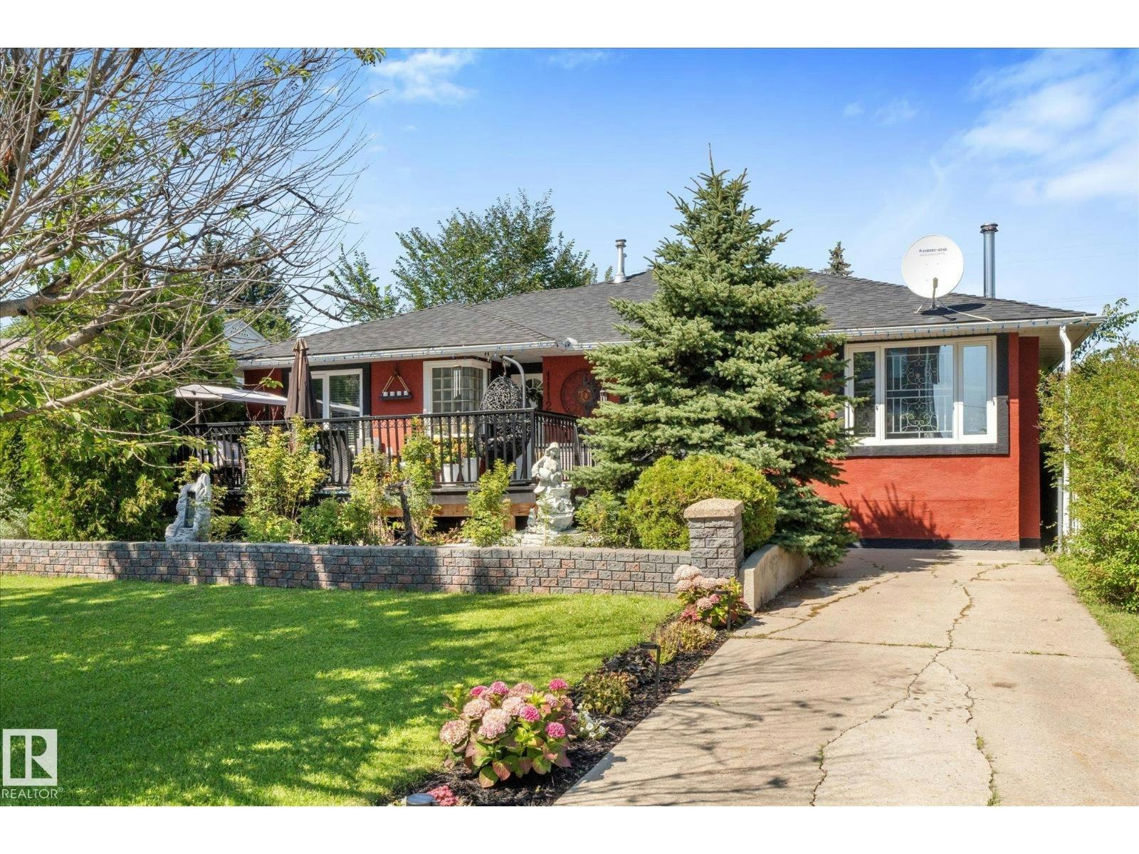 11124 110a Avenue NW, Edmonton, AB, T5H 1K1