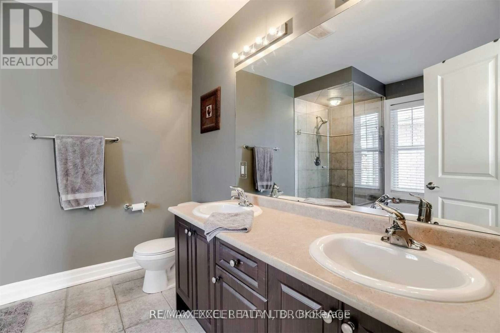 10 Pondmede Crescent, Whitchurch-Stouffville, ON, L4A 0E2 - 10