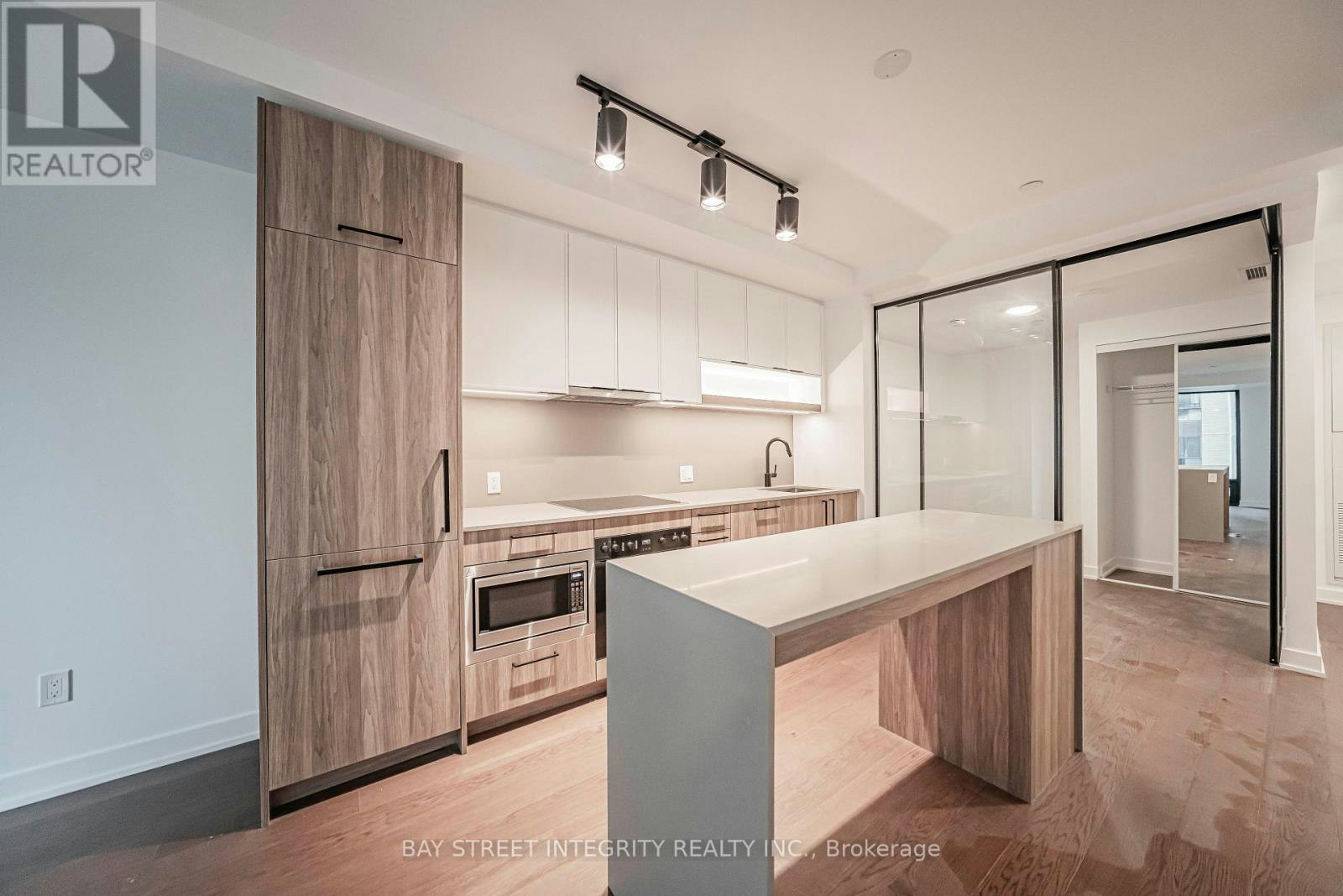 702-91 Montclair Avenue, Toronto, ON, M5P 0B1 - 6