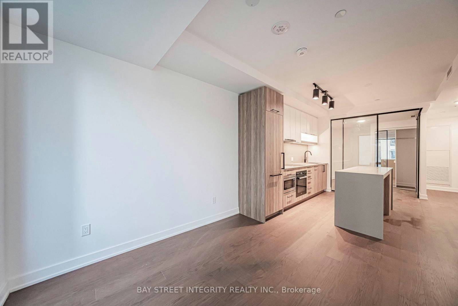 702-91 Montclair Avenue, Toronto, ON, M5P 0B1 - 8