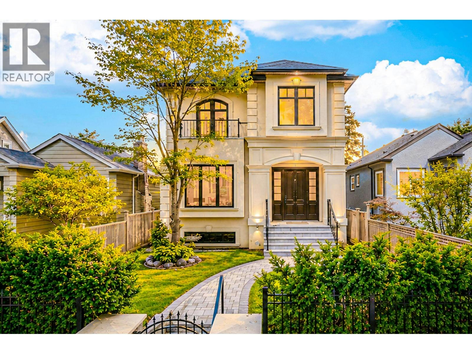 4627 W 15th Avenue, Vancouver, BC, V6R 3B5